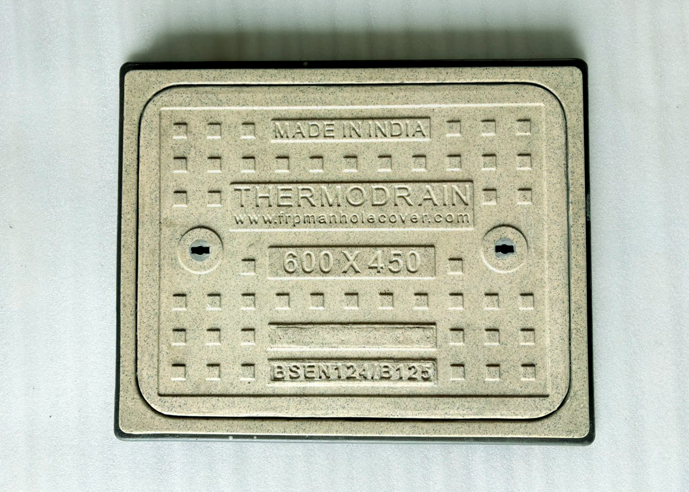 solid-top-manhole-covers-with-frame